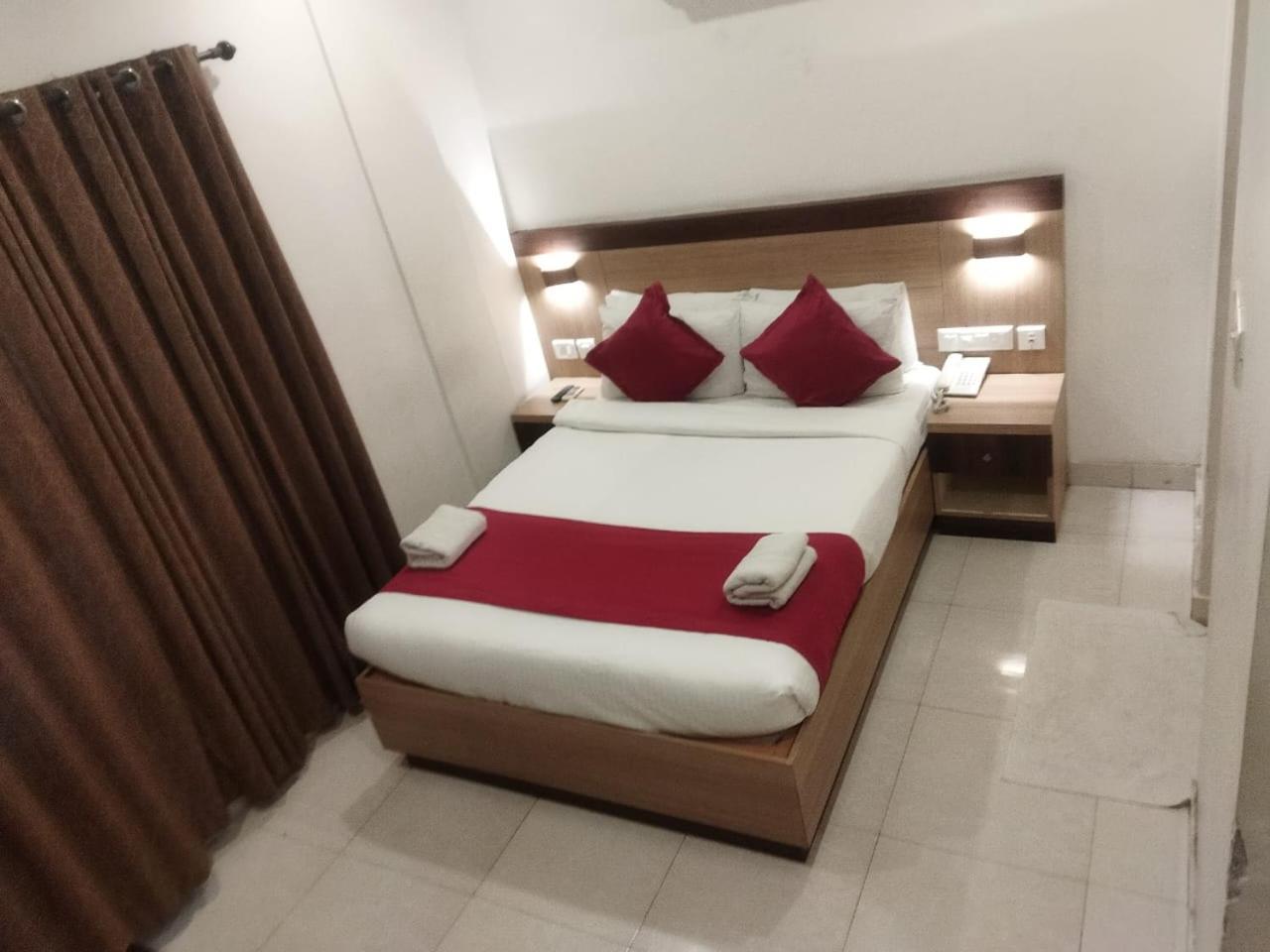 Prayana Hotels Коччи Экстерьер фото