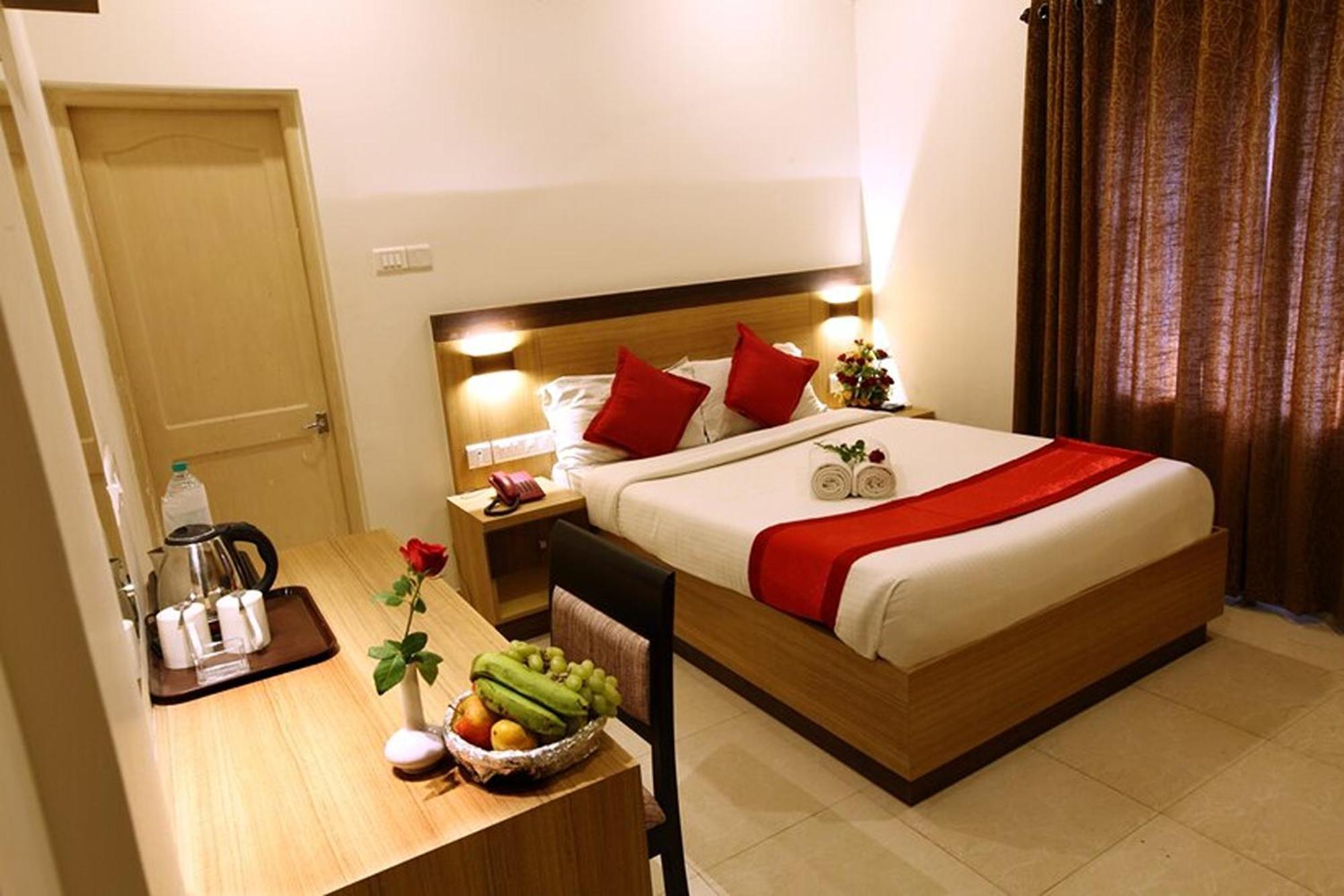 Prayana Hotels Коччи Экстерьер фото