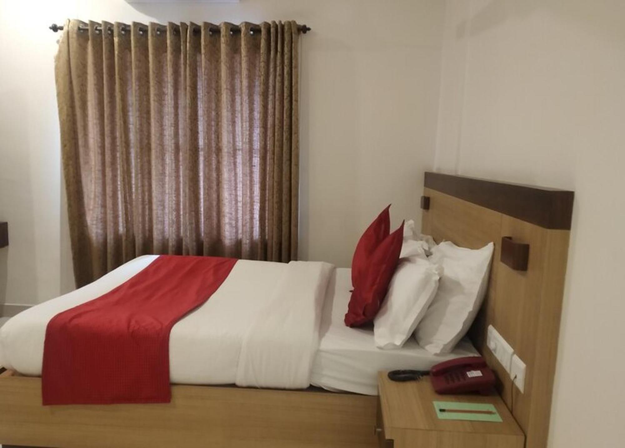 Prayana Hotels Коччи Экстерьер фото