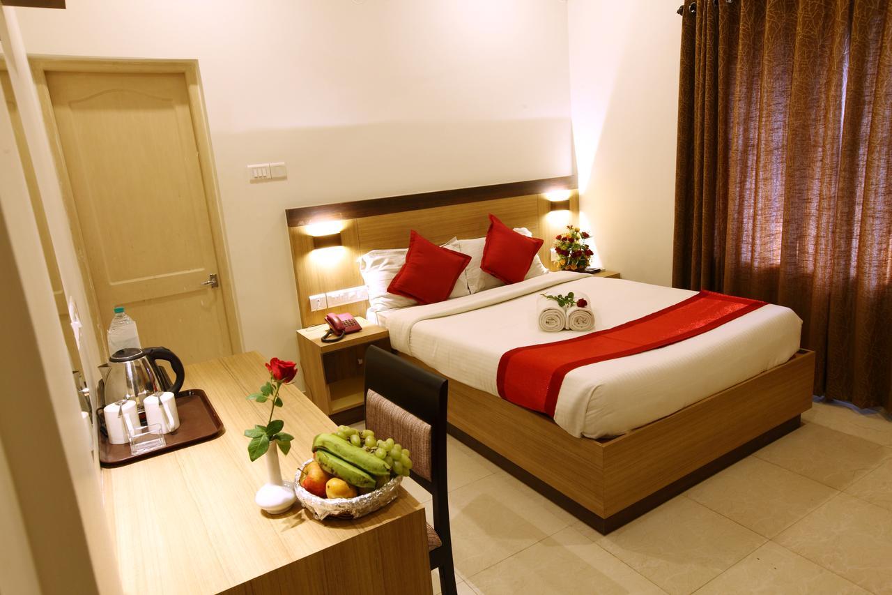 Prayana Hotels Коччи Экстерьер фото