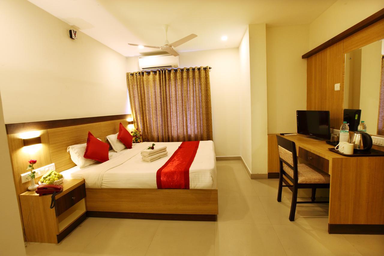Prayana Hotels Коччи Экстерьер фото
