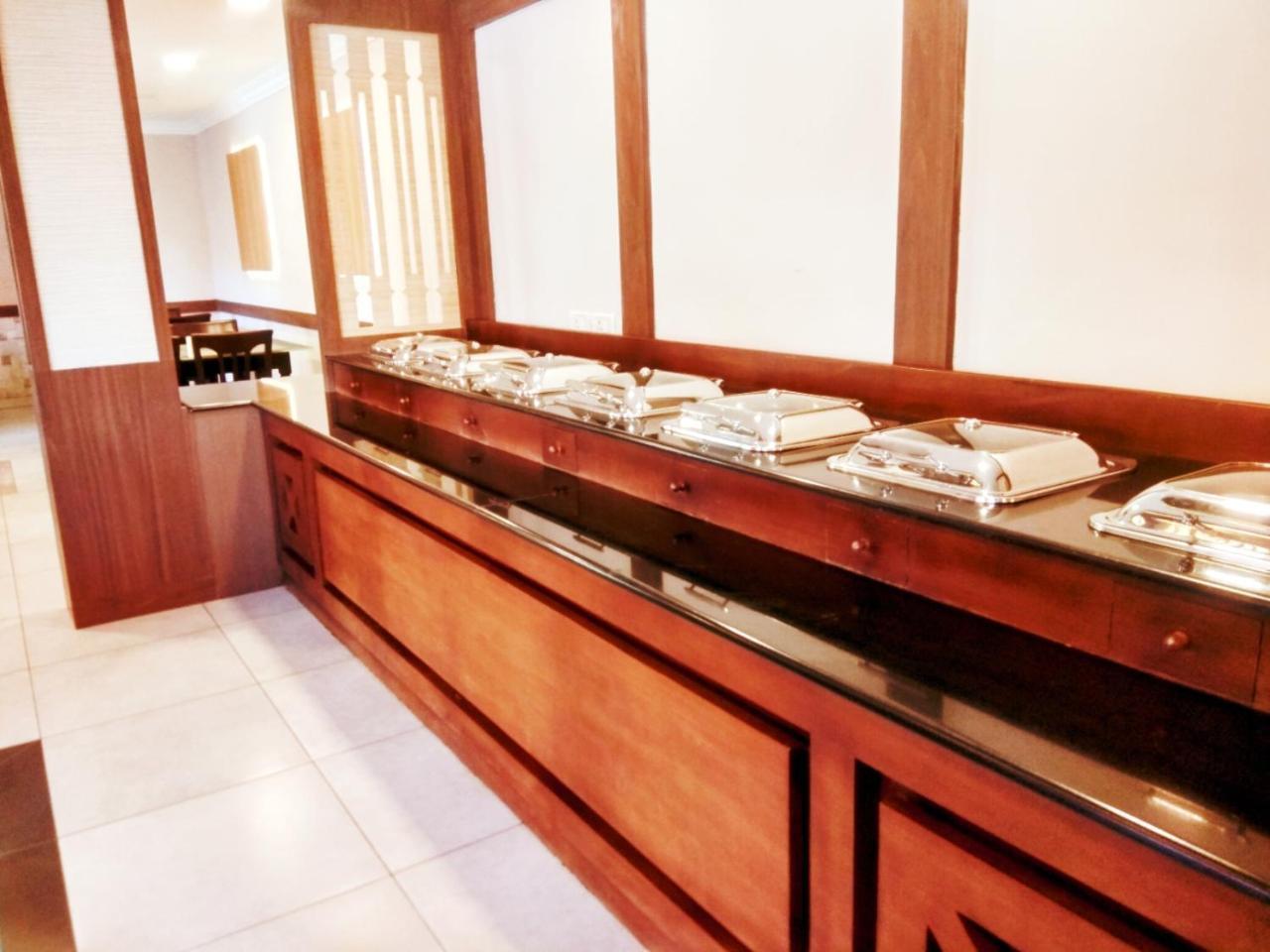 Prayana Hotels Коччи Экстерьер фото